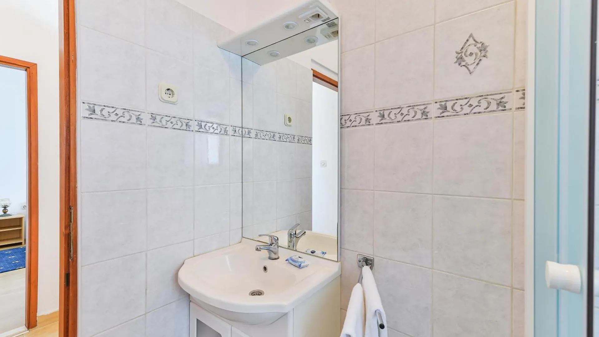 Gasthof Apartments And Rooms By The Sea Tkon, Pasman - 336